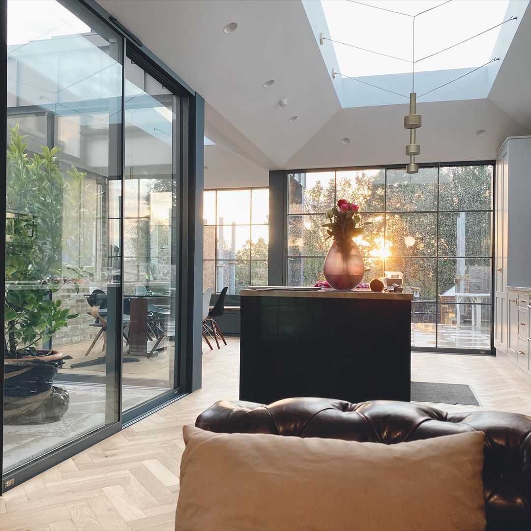 The Art of Crafting Bespoke Painted Kitchens: What Makes Them Unique ...